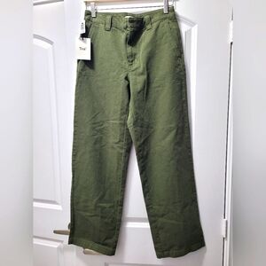 BNWT Aritzia TNA Carleton pants, size 6, military green.